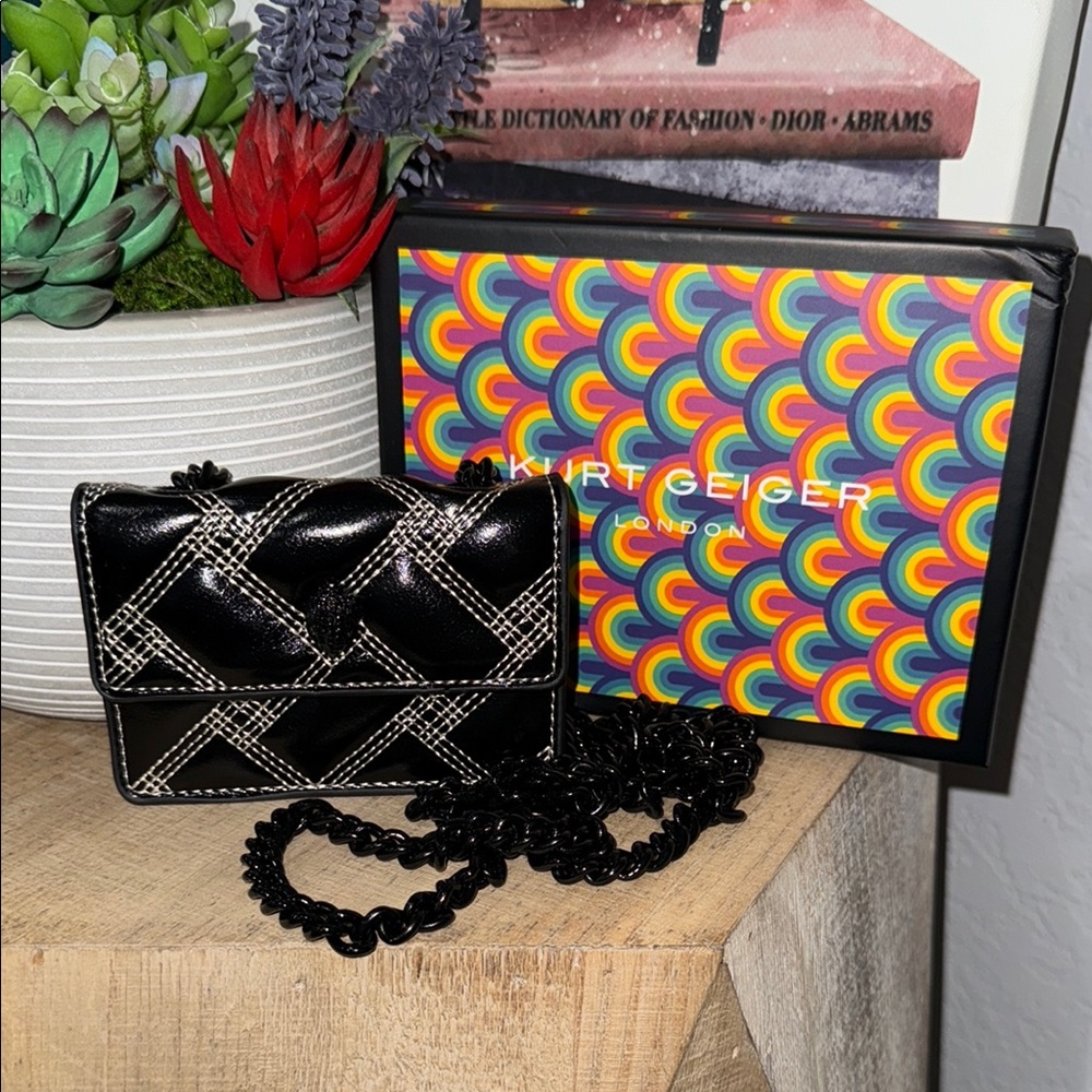 ⭐️SOLD⭐️MICRO DRENCH KENSINGTON
BAG
KURT GEIGER LONDON